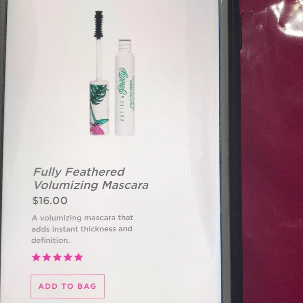Fully feathered volumizing mascara Petite N Pretty